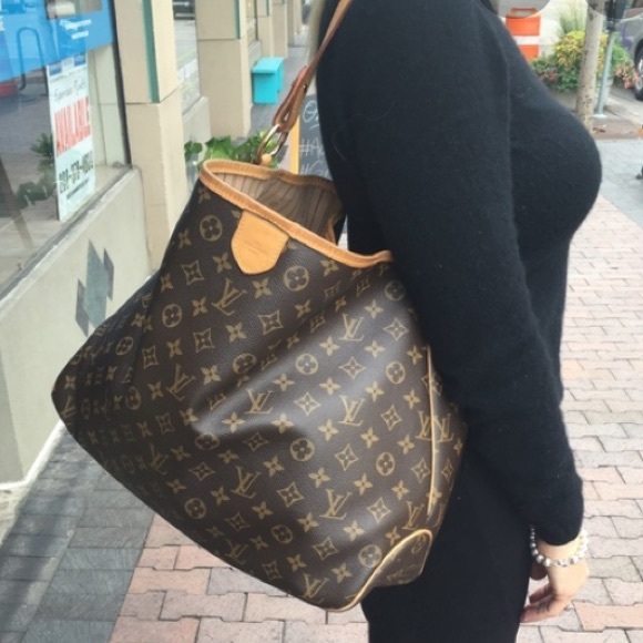 🥰Delightful mm🥰 monogram Louis Vuitton hobo